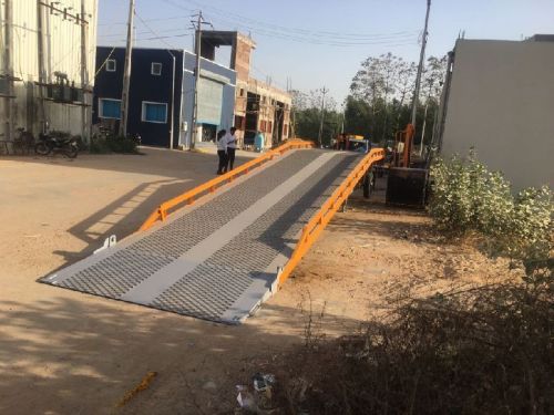 Steel Mobile Dockramp, Packaging Type : Yellow