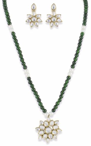 Traditional Kundan Pendant Set, Color : Gold, White, Multicolor
