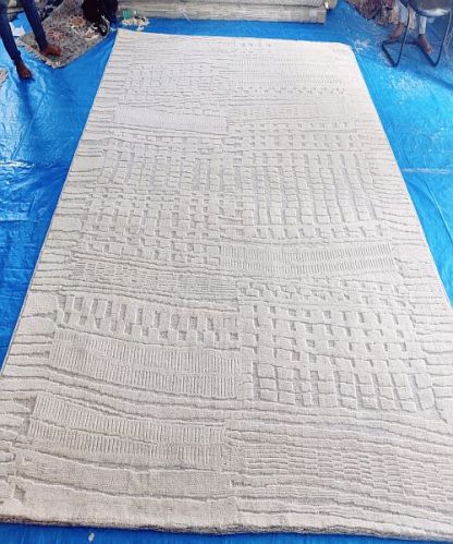 Designer Cream Hand Knotted Rectangular Silk Rug for Indoor