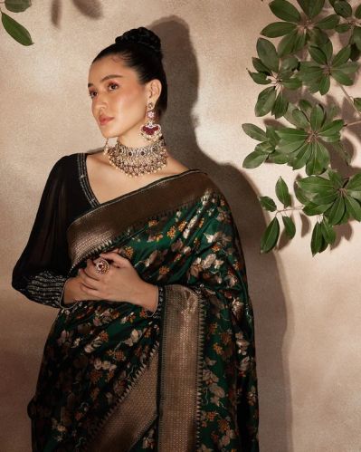 Jaal Emerald Green Banarasi Silk Saree for Casual, Festive, Partywear