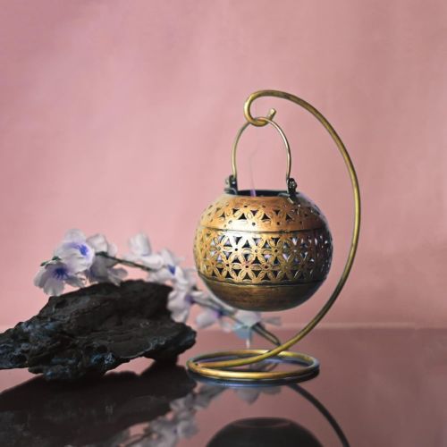 Polished Metal Round Candle Holder For Hotel .