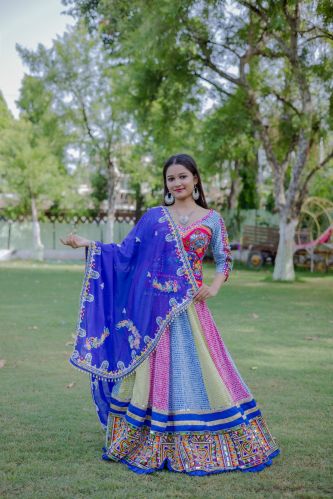 Women's Georgette Mirror Work Elegant Lehenga Choli