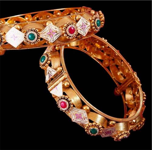 Hand Polished Traditional Gold Meenakari Bangles Set