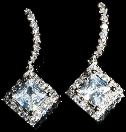 DHRUV GEMS DG 0030 Ladies Silver Earring for Casual Or Formal Occasions