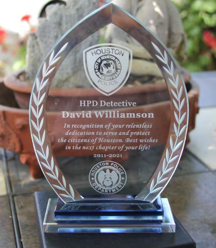 Crystal Polished Leaf Shaped Trophy, Color : Transparent 8 Inch