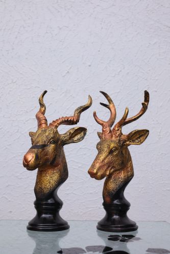 Grand Product Marble Dust Polished Elegant Resin Deer Couple Figurine