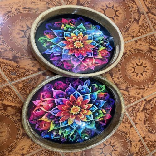 Printed Mango Wood Multicolored Round Serving Tray