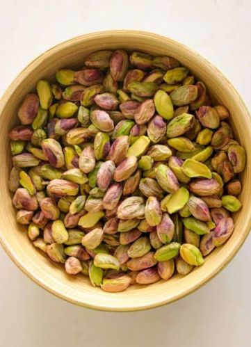 Pista for human consumption, Grade Standard : Food Grade