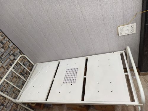 Mild Steel Polished Plain Hospital Bed Modern 4x6ft