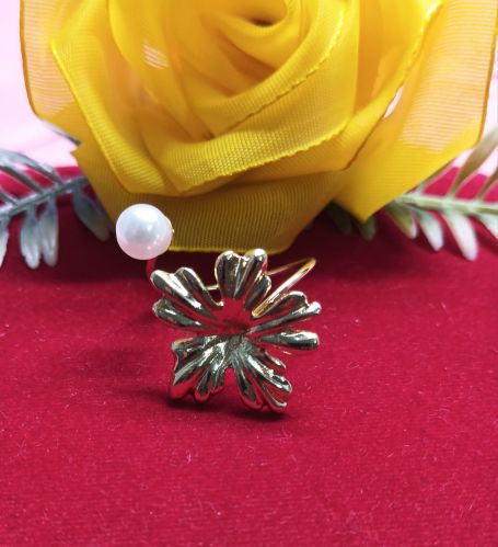 NIPSTec Brass Floral Gold Finger Ring, Color : Golden