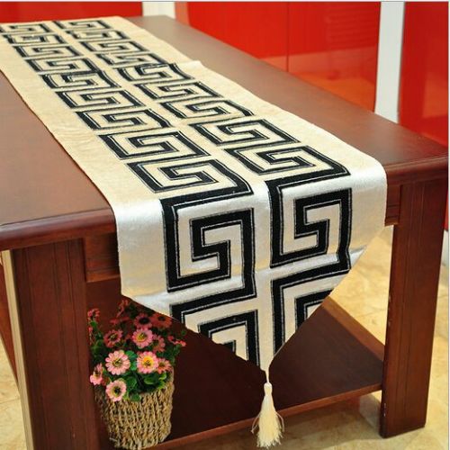 Printed Canvas Table Runner, Technics : Machine Made for Home