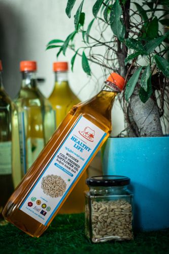 Wooden Cold Pressed Safflower Oil, Color : Golden