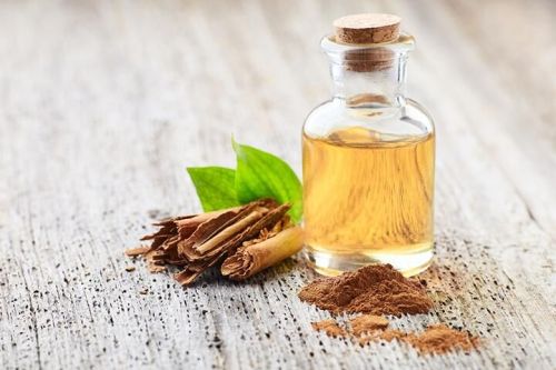 Cinnamon Bark Oil, Color : Brown for Natural Cleaning, Culinary