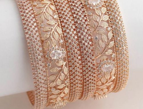 Shruti Women Alloy Metal Bangle Set