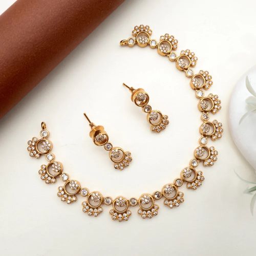 Women Diamond Look Besari Flower Necklace Set
