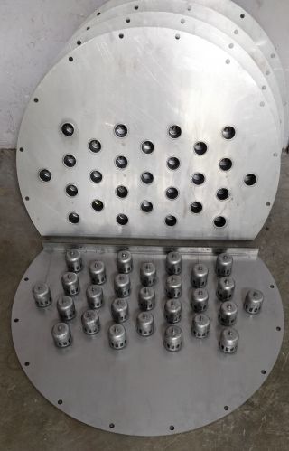 SS 304 Bubble Cap Tray, Color : Metallic, Silver for Industrial Use