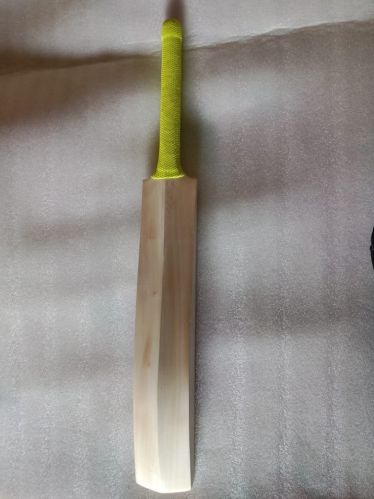 Wood English Willow Cricket Bat, Bat Length : 31 Inch