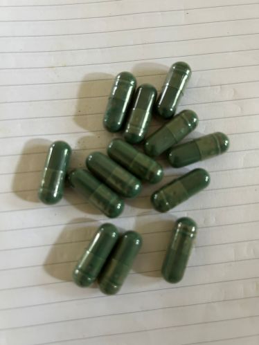 Special Organic Spirulina 500mg Capsule, Color : Light Green, Green
