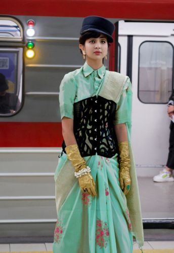 Jay Shreenathji Weaving Unstitched Silk Ladies C.green Sarees