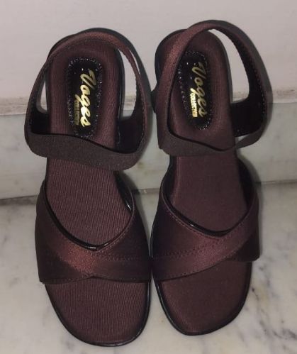 Voges Maroon Heel Ladies Sandal, Packaging Type : Box for Casual Wear
