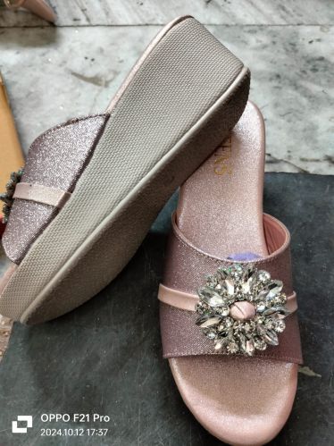 Rubber Sole Party Wear Heel Ladies Sandal, Packaging Type : Box