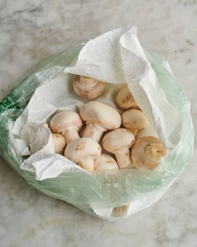 Fresh Button Mushroom, Packaging Size : 1Kg & 10 Kg White
