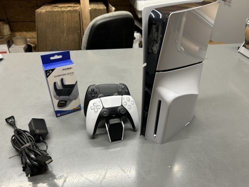 Sony ps5 Slim blu-ray Edition 1tb 2 Controllers