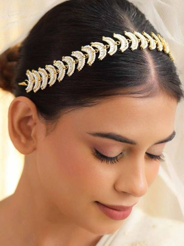 Kundan Pearl Beaded Gold Maang Tikka, Color : Golden