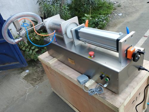 Polished Stainless Steel Liquid Filling Machine