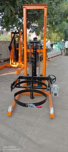 Drum Lifter Cum Tilters, Lifting Capacity : 500 Kg