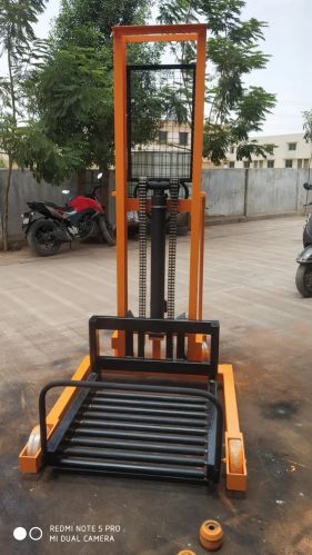 Mild Steel Hydraulic Roller Stacker, Lifting Capacity : 500 to 1000