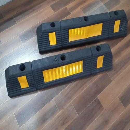 Rubber Warehouse Wheel Stopper, Color : Black, Yellow Standard