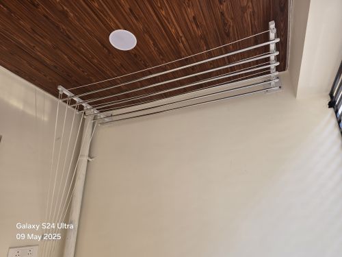 Plain Coated Aluminium Wall Mounted Hanger, Color : Gray