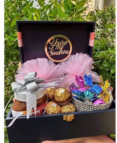 Customized Chocolate Gift Hamper, Color : Multicolor