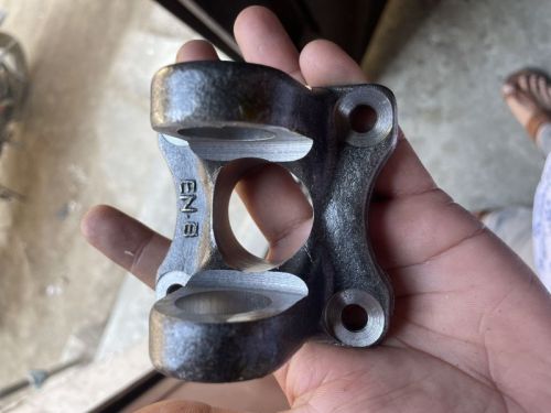 Non Coated Steel Plain Cross Holder Eeco, Color : Silver for Automobile