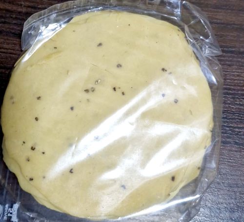 Ashtavinayak Urad Dal Papad, Color : Light Yellow, Taste : Salty