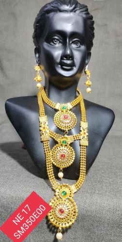 Elegant Gold Plated Ladies Necklace Set, Color : Golden