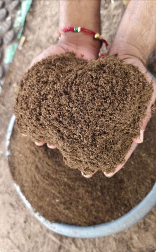 Cow Dung Manure, Form : Powder for Fertilizing Plants Crops 5-25kg