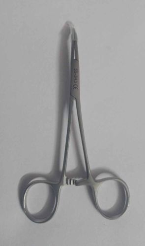 Stainless Steel Straight Hemostatic Mosquito Forceps, Color : Silver