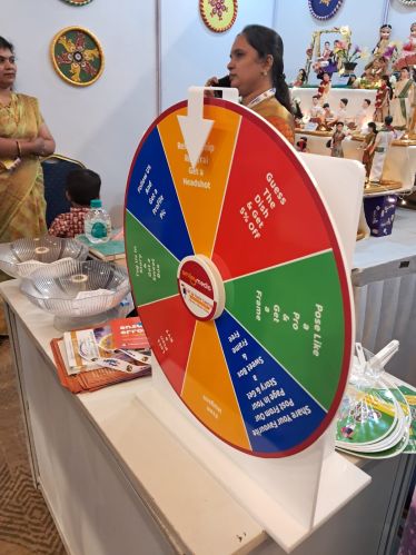 Wooden Spinning Wheel, Shape : Round, Packaging Type : Box for Gaming