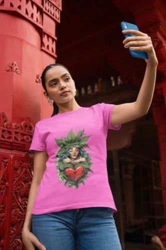 Polyester Nature Embrace Heart Graphic Ladies Printed T Shirt