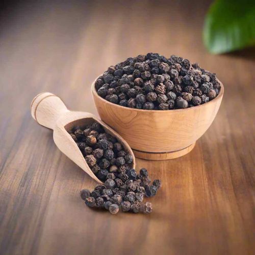 Raw Black Pepper Seeds, Grade Standard : Food Grade, Purity : 90%