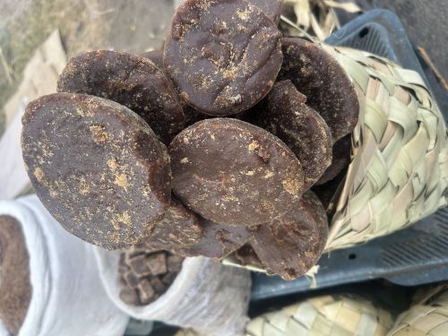 Natural Organic Round Palm Jaggery, Packaging Size : 10Kg