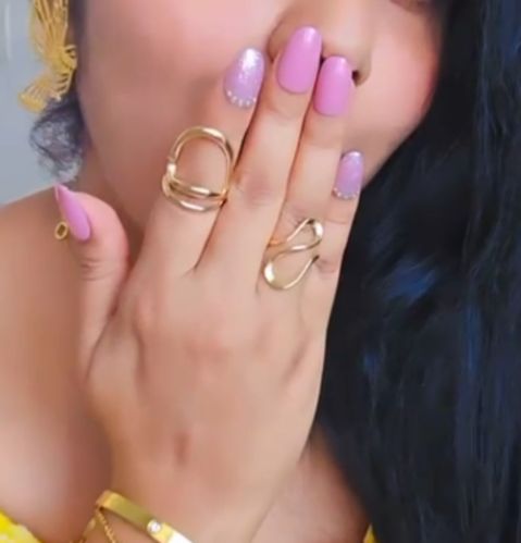 Polished Plastic Emqueen Presson Artificial Nails, Base Shape : Round