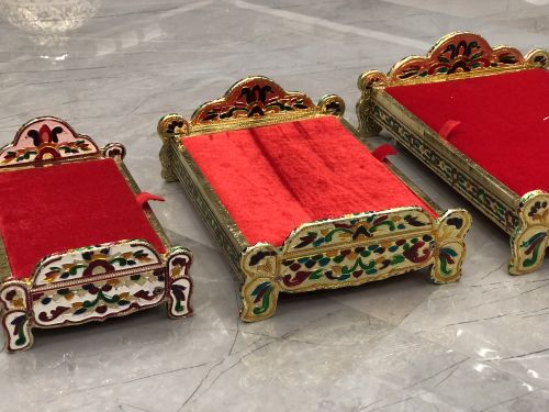 Wooden Navrang God Idol Bed, Color : Red Multisizer