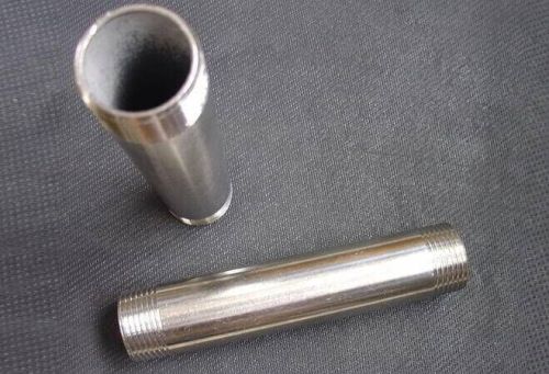 Smooth Surface Finish Pipe Nipples, Color : Silver