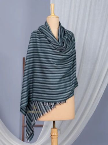 Stripe Ladies Woolen Shawls 100x200 Cm