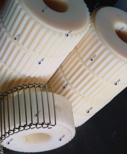 Wire Enrober Belt with Sprocket, Grade : SS, Width : 2-4 Feet