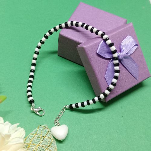 NIPSTec Handcrafted Black & White Beaded Anklet