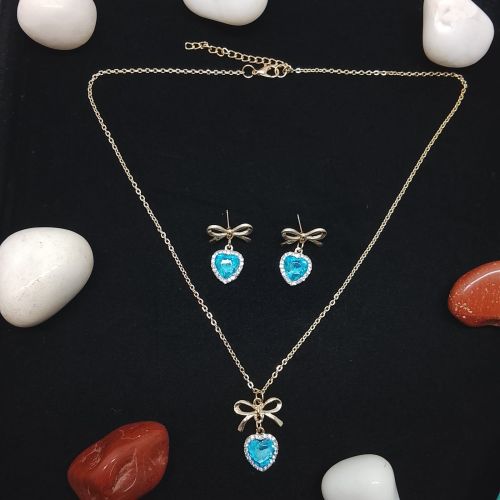 Alloy NIPSTec Romantic Heart & Bow Pendant 27.5 Cm